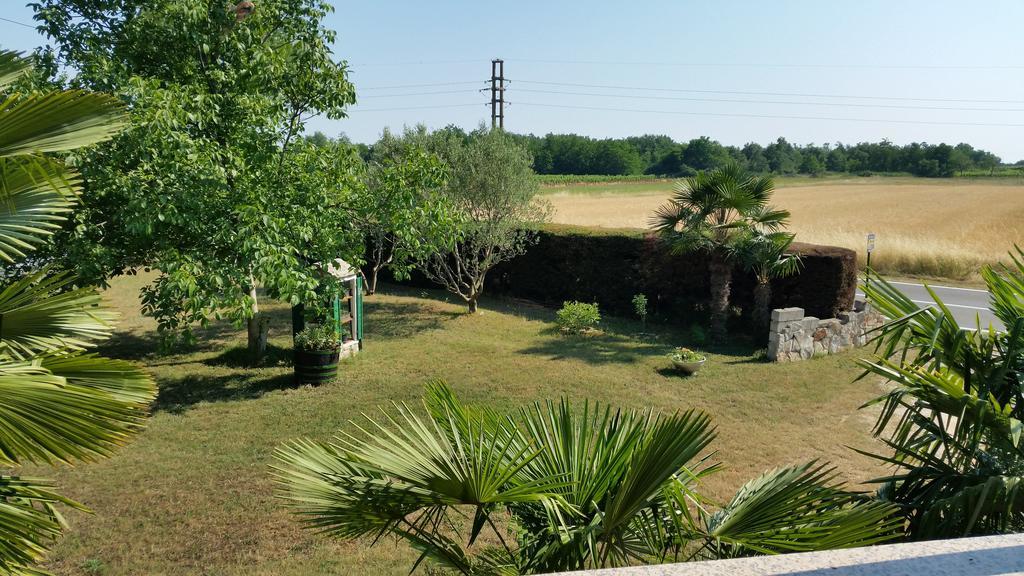 Apartments Davor Umag Rum bild