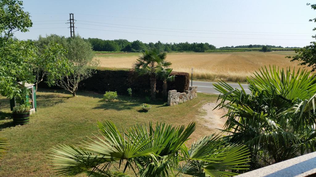 Apartments Davor Umag Rum bild