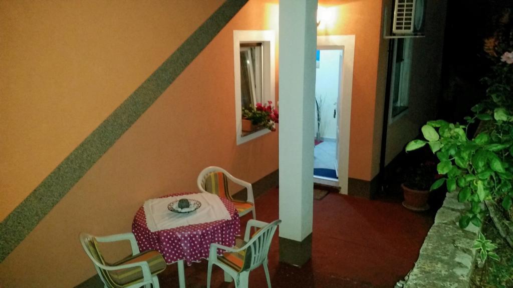 Apartments Davor Umag Rum bild