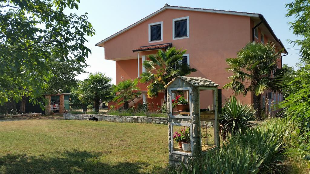 Apartments Davor Umag Rum bild