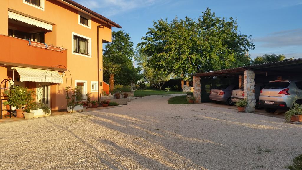 Apartments Davor Umag Exteriör bild